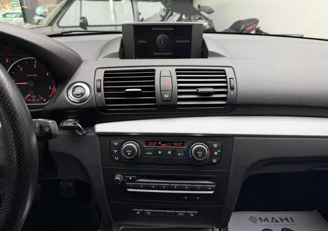 BMW Seria 1 118d DPF Edition Sport