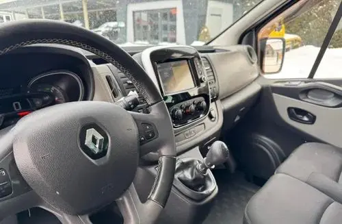 RENAULT Trafic 