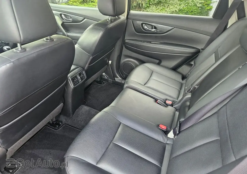 NISSAN X-Trail 1.6 DIG-T Tekna