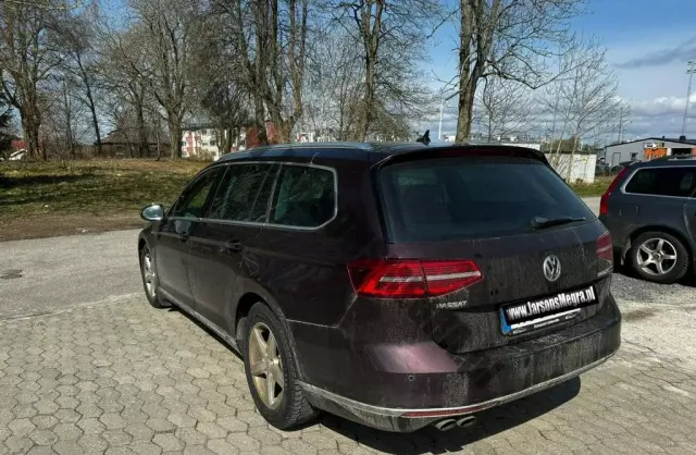 VOLKSWAGEN Passat 