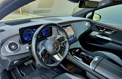MERCEDES-BENZ EQE 
