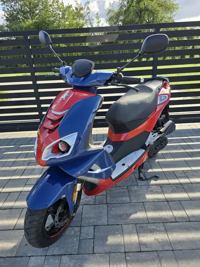 PEUGEOT Speedfight 4 