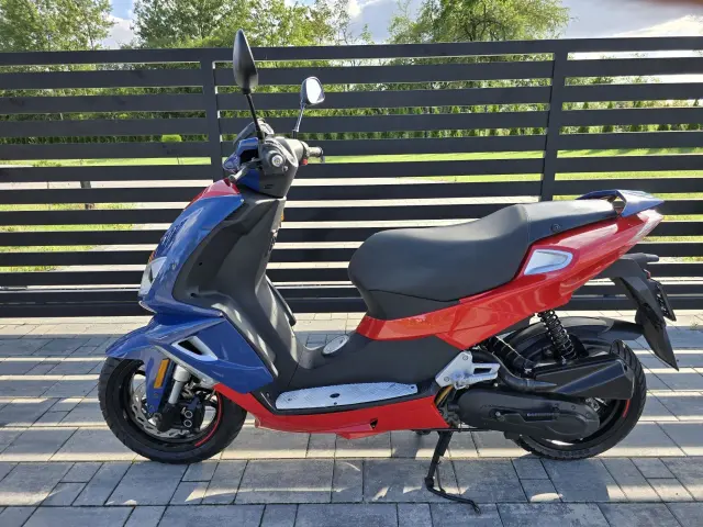 PEUGEOT Speedfight 4 