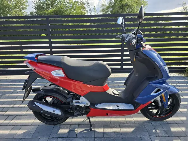 PEUGEOT Speedfight 4 