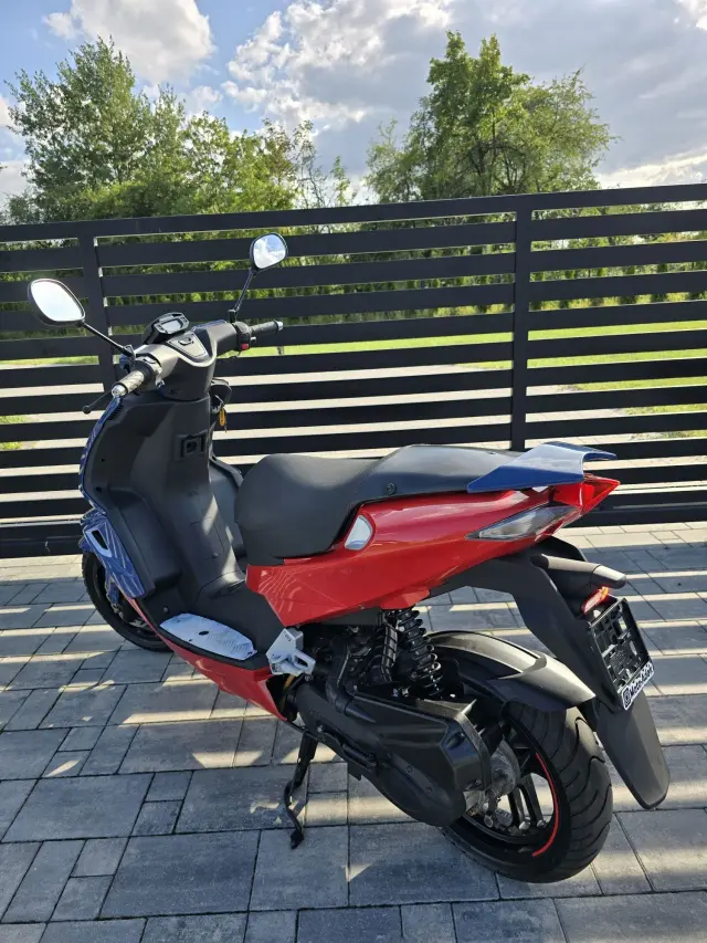 PEUGEOT Speedfight 4 