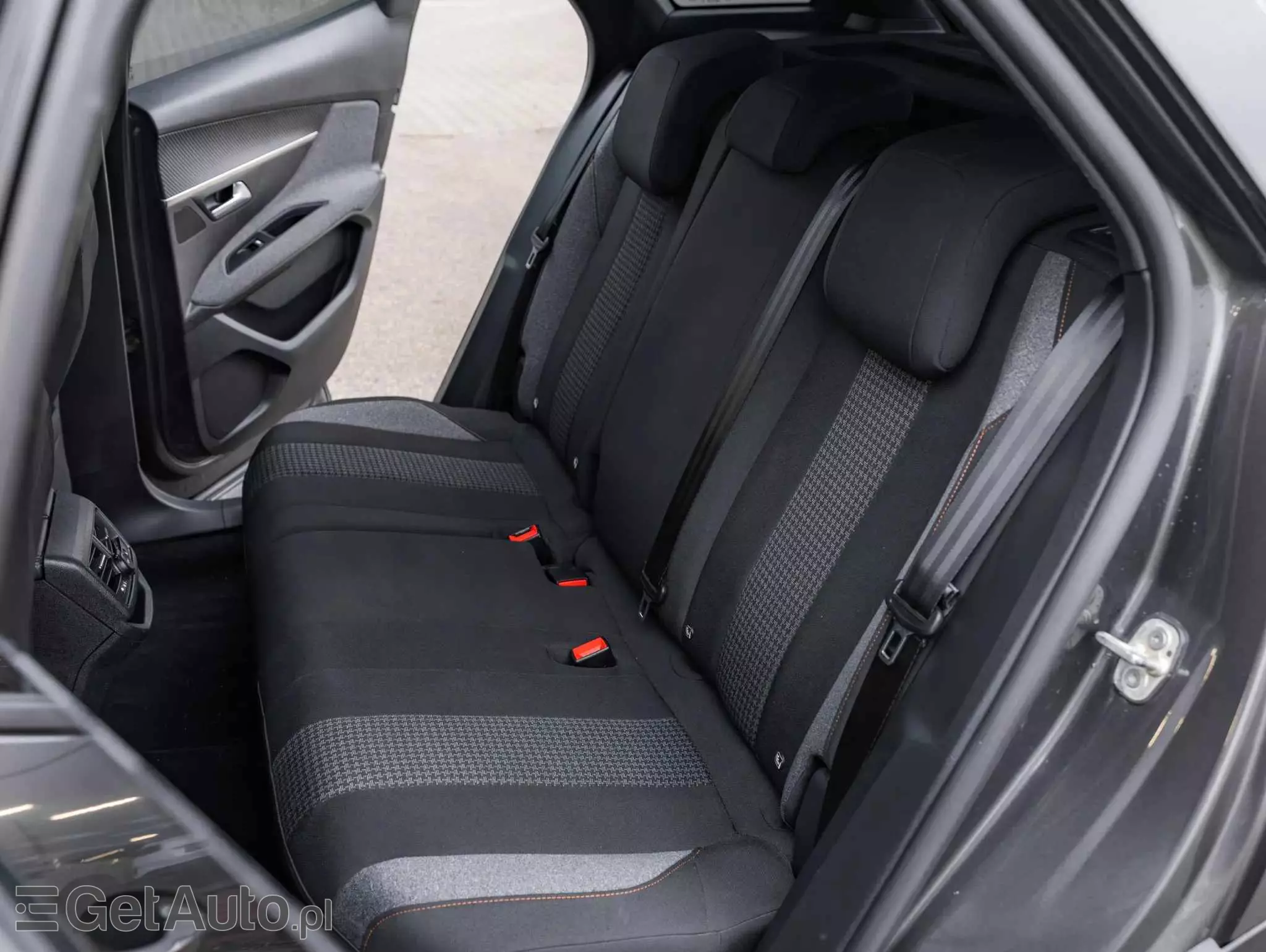 PEUGEOT 3008 BlueHDi 130 Stop & Start EAT8 Active Business-Paket