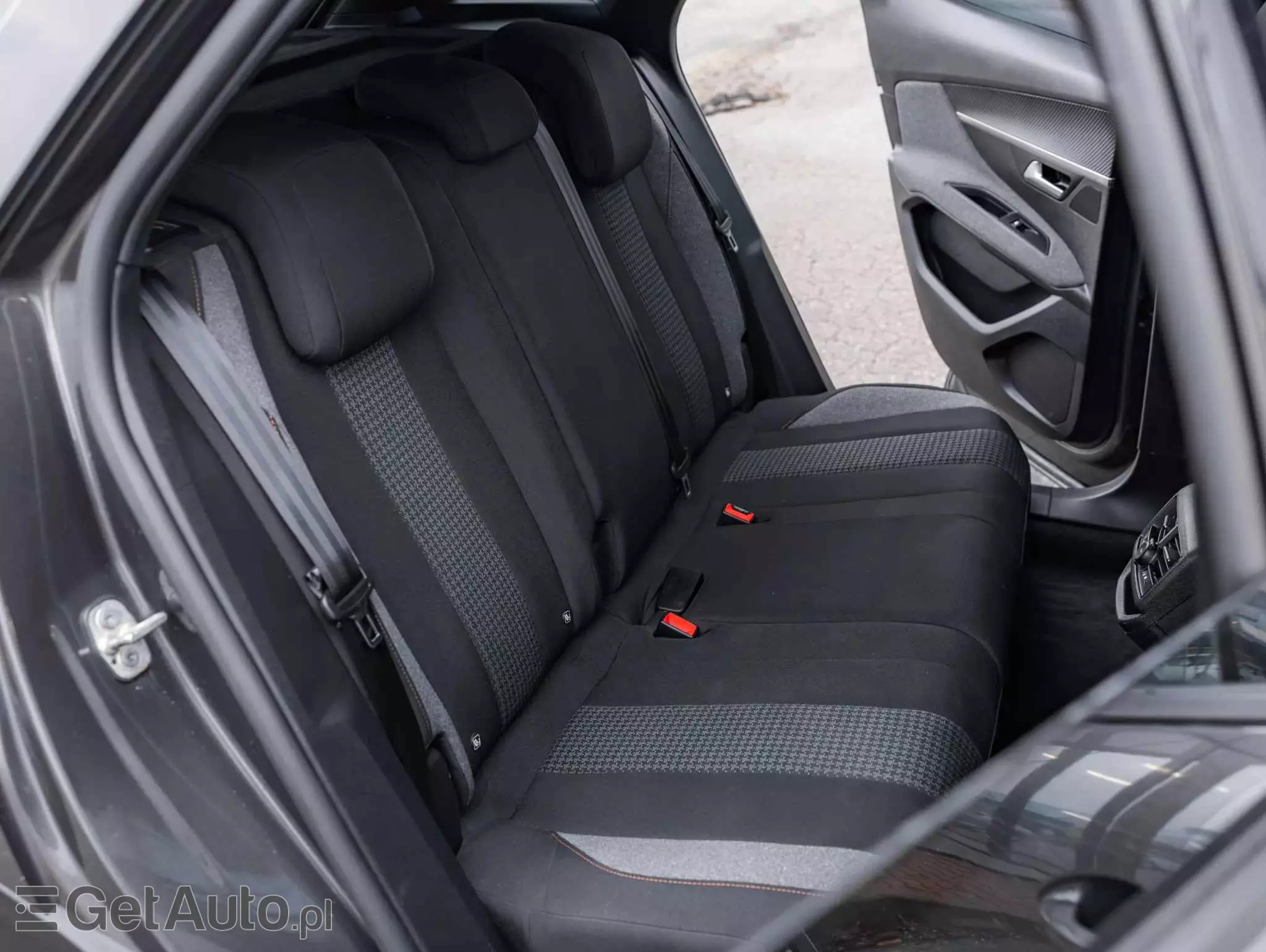 PEUGEOT 3008 BlueHDi 130 Stop & Start EAT8 Active Business-Paket