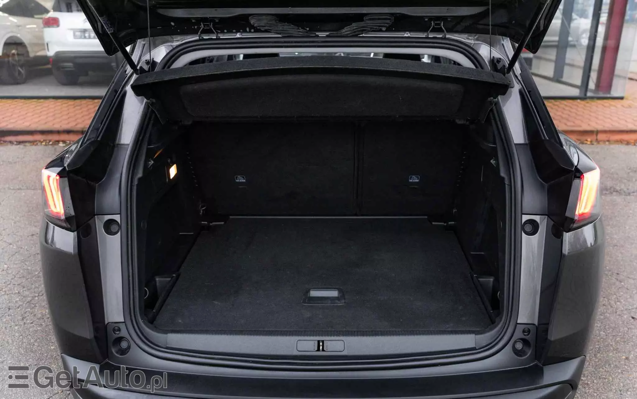 PEUGEOT 3008 BlueHDi 130 Stop & Start EAT8 Active Business-Paket