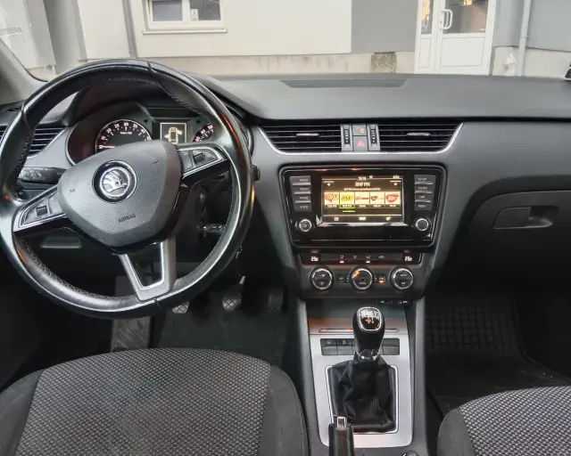SKODA Octavia 