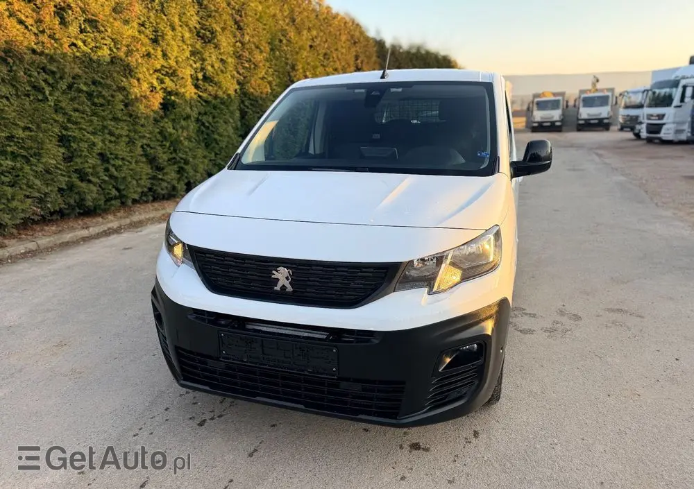 PEUGEOT Partner  21r 130 HK Niski przebieg 1wł ASO 5 dzwi Euro6.2/ford/opel/citroen 