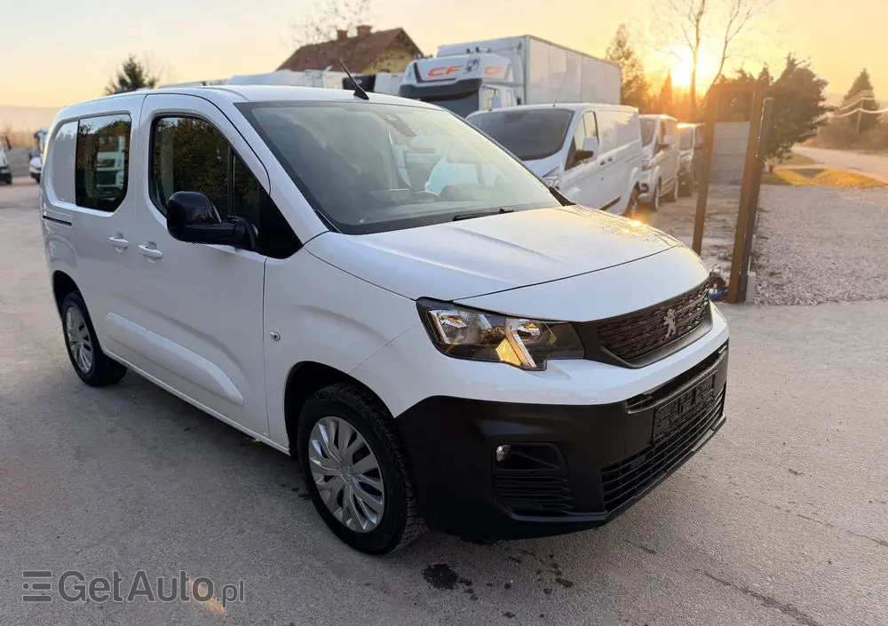 PEUGEOT Partner  21r 130 HK Niski przebieg 1wł ASO 5 dzwi Euro6.2/ford/opel/citroen 