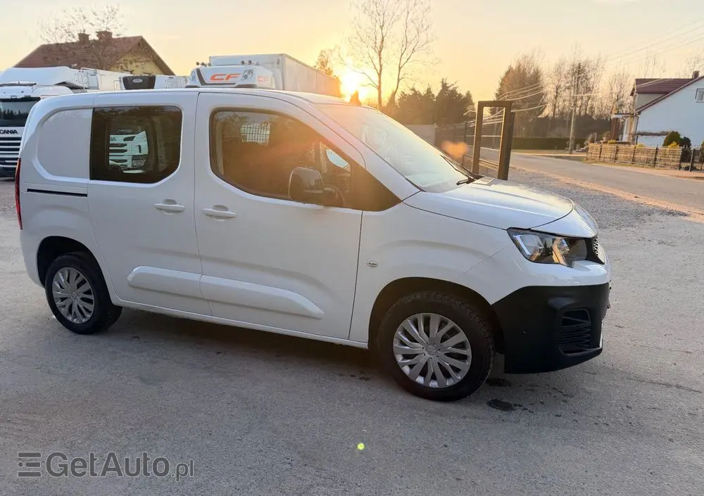 PEUGEOT Partner  21r 130 HK Niski przebieg 1wł ASO 5 dzwi Euro6.2/ford/opel/citroen 