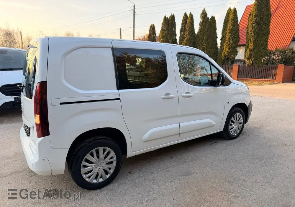 PEUGEOT Partner  21r 130 HK Niski przebieg 1wł ASO 5 dzwi Euro6.2/ford/opel/citroen 