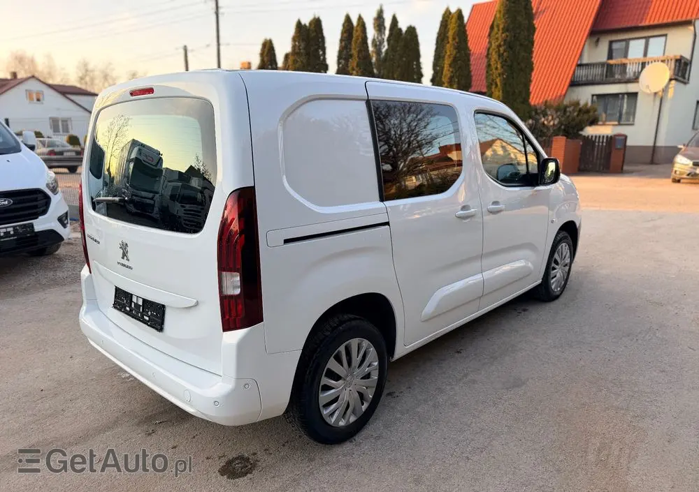 PEUGEOT Partner  21r 130 HK Niski przebieg 1wł ASO 5 dzwi Euro6.2/ford/opel/citroen 