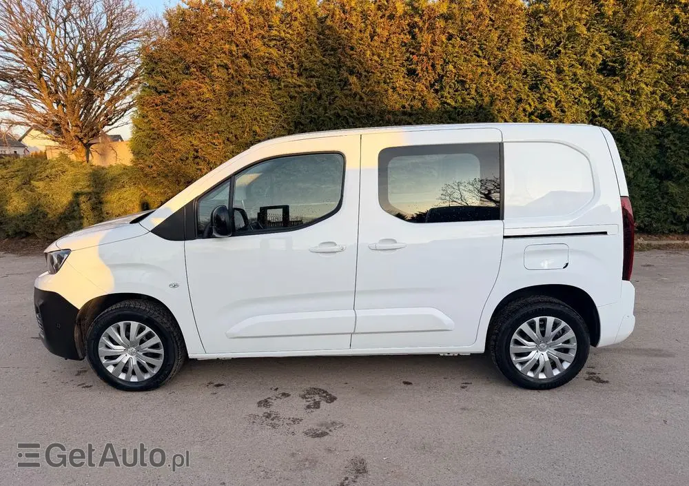 PEUGEOT Partner  21r 130 HK Niski przebieg 1wł ASO 5 dzwi Euro6.2/ford/opel/citroen 