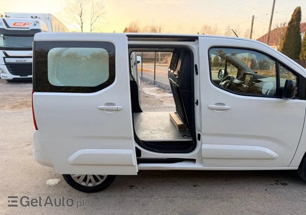 PEUGEOT Partner  21r 130 HK Niski przebieg 1wł ASO 5 dzwi Euro6.2/ford/opel/citroen 