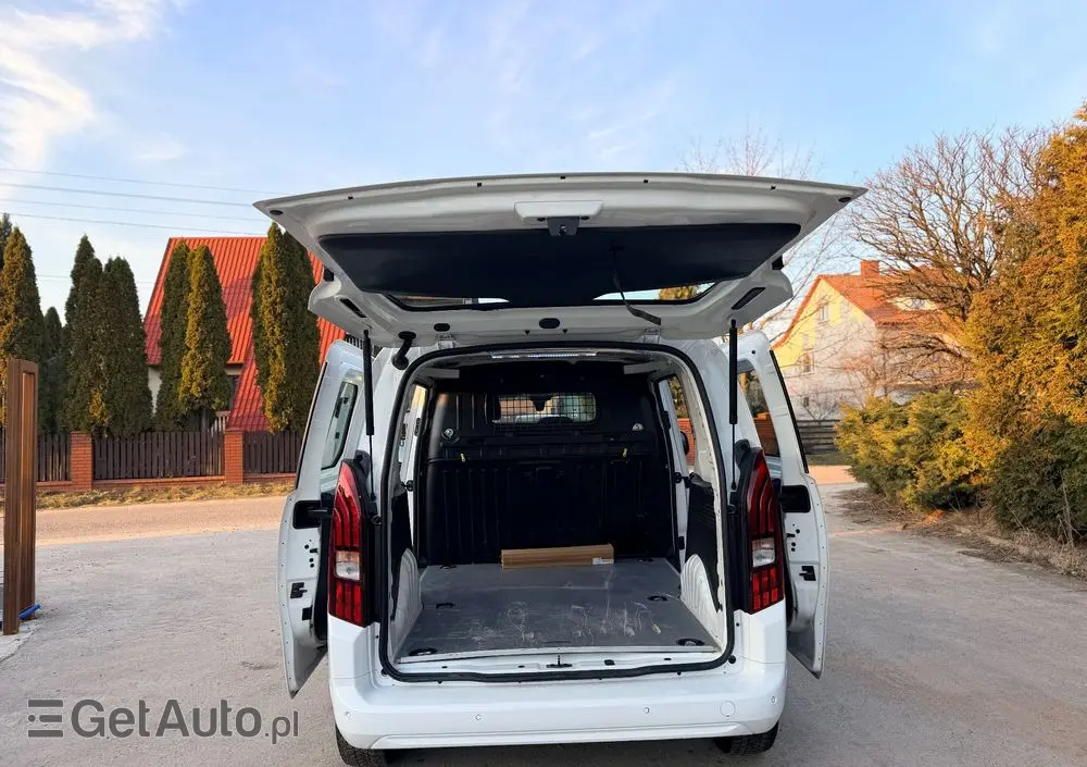 PEUGEOT Partner  21r 130 HK Niski przebieg 1wł ASO 5 dzwi Euro6.2/ford/opel/citroen 