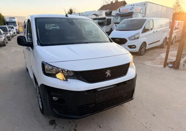 PEUGEOT Partner  21r 130 HK Niski przebieg 1wł ASO 5 dzwi Euro6.2/ford/opel/citroen 