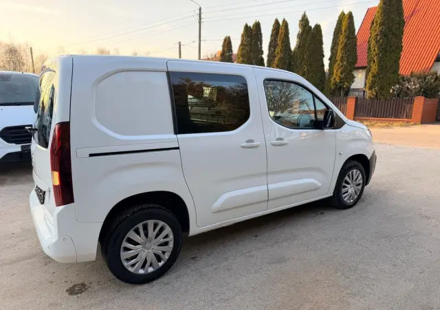 PEUGEOT Partner  21r 130 HK Niski przebieg 1wł ASO 5 dzwi Euro6.2/ford/opel/citroen 