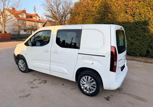 PEUGEOT Partner  21r 130 HK Niski przebieg 1wł ASO 5 dzwi Euro6.2/ford/opel/citroen 