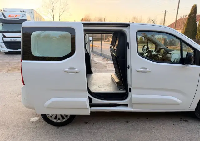 PEUGEOT Partner  21r 130 HK Niski przebieg 1wł ASO 5 dzwi Euro6.2/ford/opel/citroen 