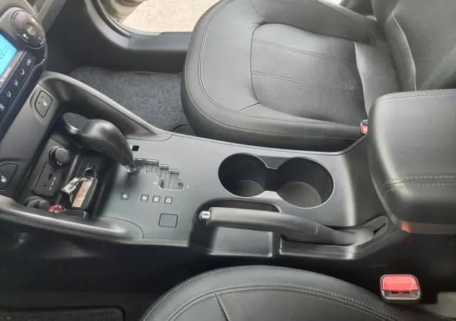 HYUNDAI Ix35 2.0 Premium 2WD