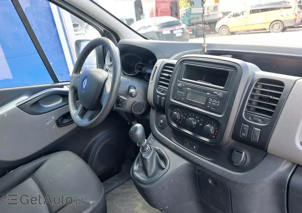 RENAULT TRAFIC 