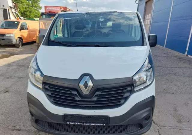 RENAULT TRAFIC 