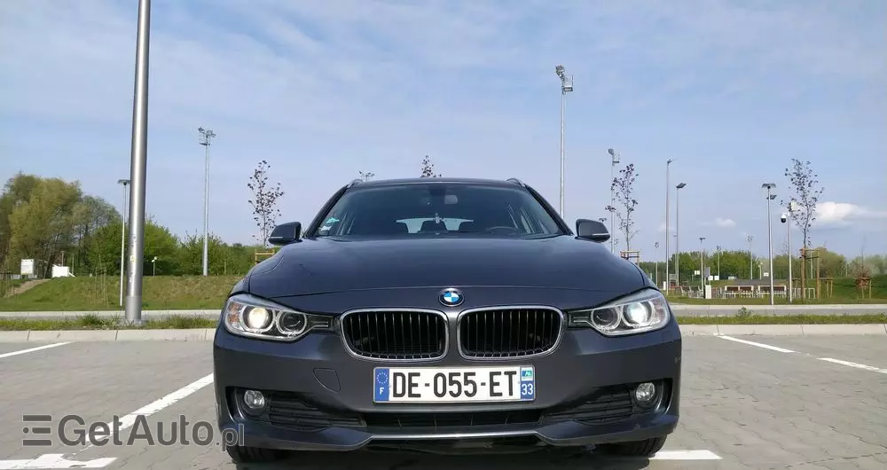 BMW Seria 3 320d Touring xDrive Sport-Aut Luxury Line