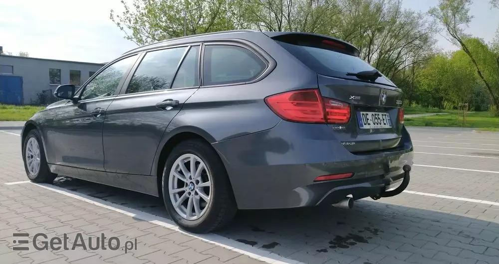 BMW Seria 3 320d Touring xDrive Sport-Aut Luxury Line