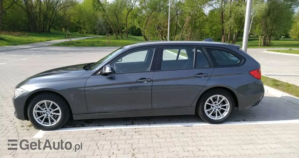 BMW Seria 3 320d Touring xDrive Sport-Aut Luxury Line