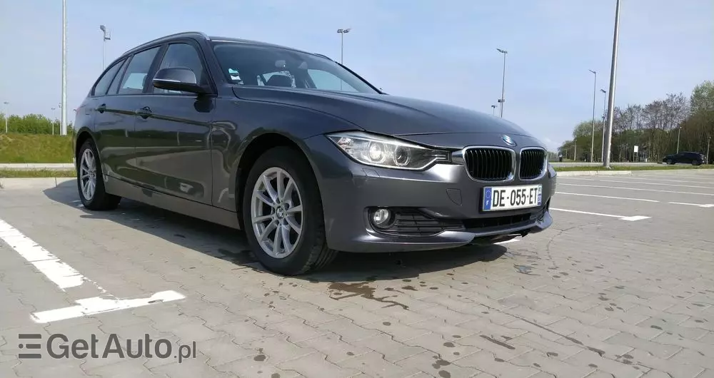 BMW Seria 3 320d Touring xDrive Sport-Aut Luxury Line