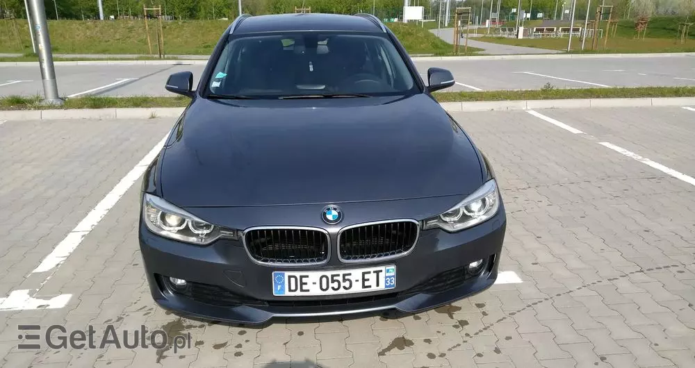 BMW Seria 3 320d Touring xDrive Sport-Aut Luxury Line