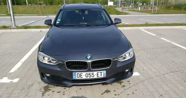 BMW Seria 3 320d Touring xDrive Sport-Aut Luxury Line