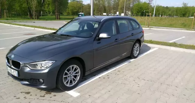 BMW Seria 3 320d Touring xDrive Sport-Aut Luxury Line