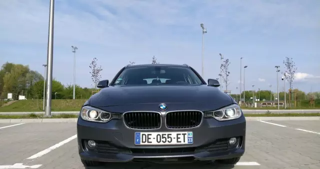 BMW Seria 3 320d Touring xDrive Sport-Aut Luxury Line