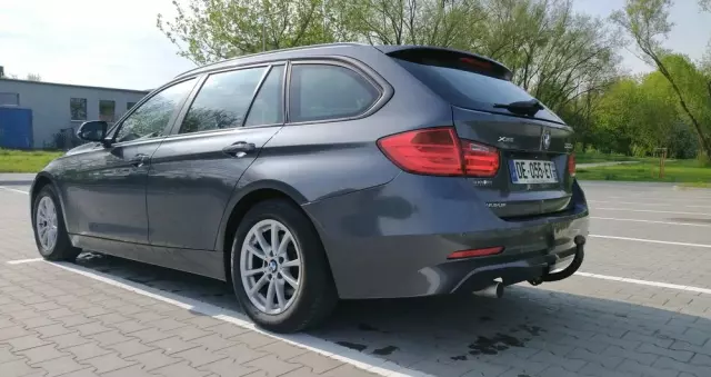 BMW Seria 3 320d Touring xDrive Sport-Aut Luxury Line