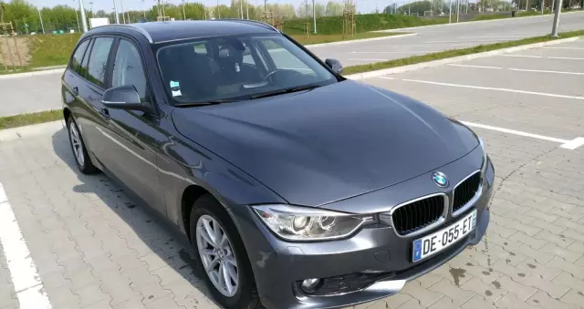 BMW Seria 3 320d Touring xDrive Sport-Aut Luxury Line