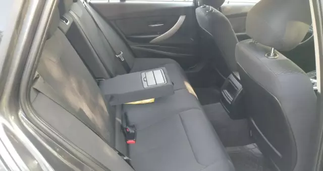 BMW Seria 3 320d Touring xDrive Sport-Aut Luxury Line