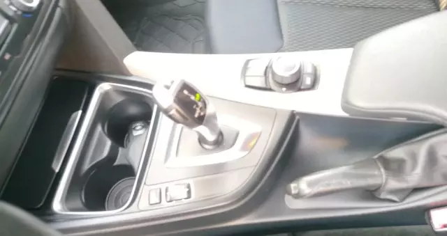 BMW Seria 3 320d Touring xDrive Sport-Aut Luxury Line