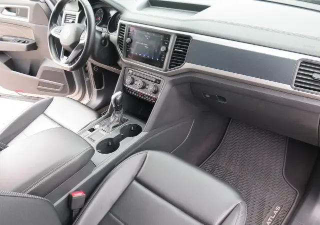 VOLKSWAGEN Atlas 