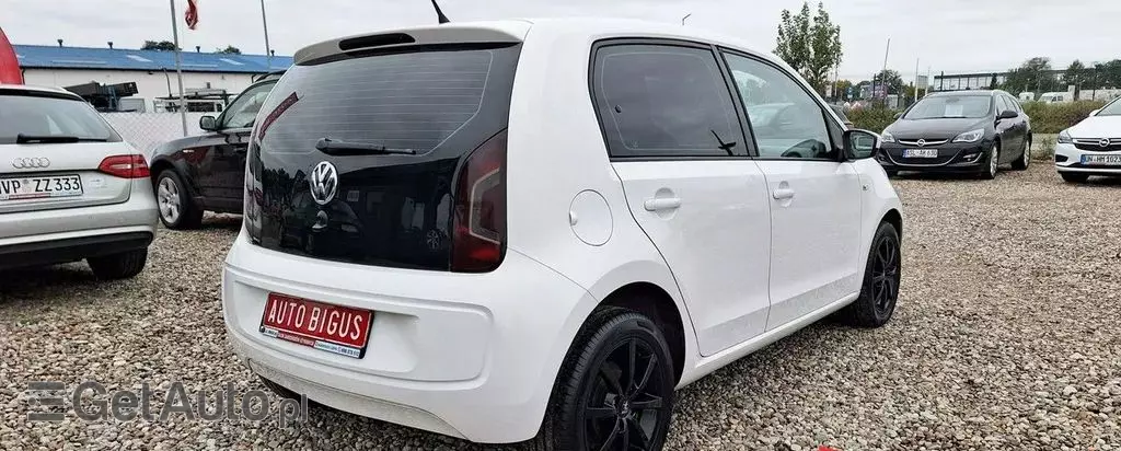 VOLKSWAGEN Up! 