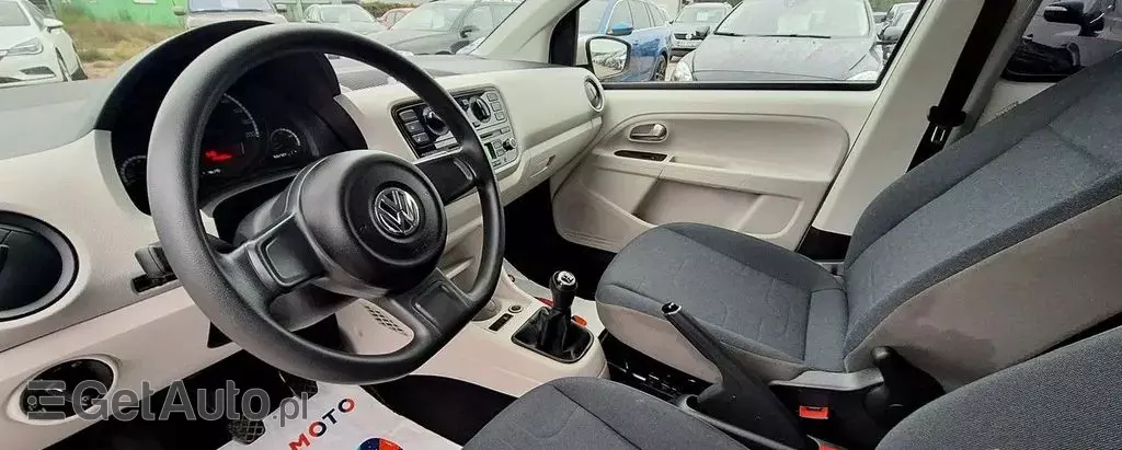 VOLKSWAGEN Up! 