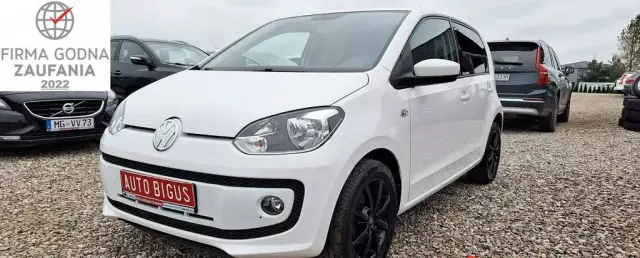 VOLKSWAGEN Up! 