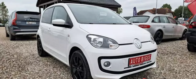VOLKSWAGEN Up! 