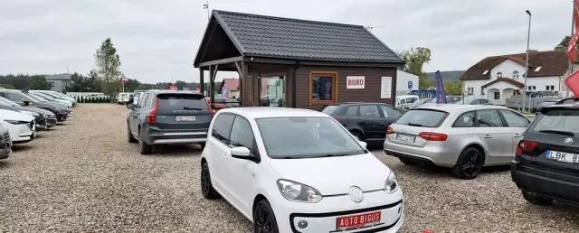 VOLKSWAGEN Up! 