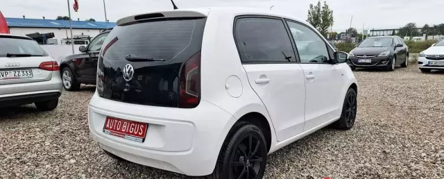 VOLKSWAGEN Up! 