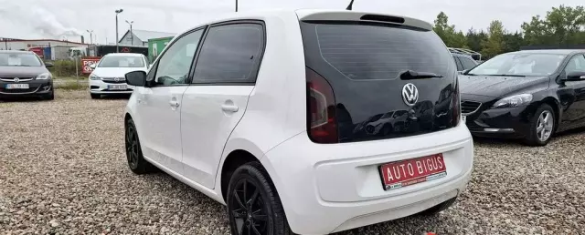 VOLKSWAGEN Up! 