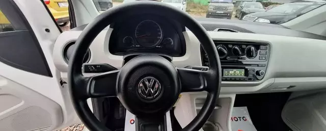 VOLKSWAGEN Up! 