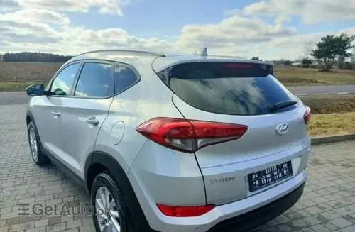 HYUNDAI Tucson 
